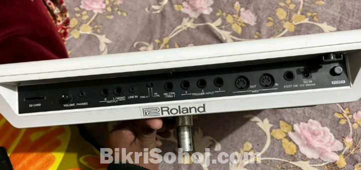 ROLAND  20 X